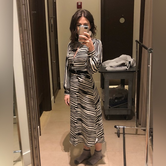 NEW BANANA REPUBLIC - Picture 2 of 6